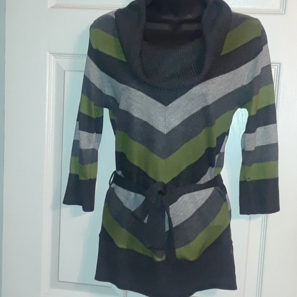 Sweater - Picture 2 of 5